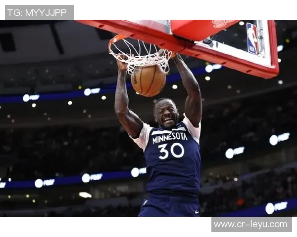 兰德尔半场表现出色9投6中助力球队三分球命中率高达667 兰德尔半场表现出色9投6中助力球队三分球命中率高达667